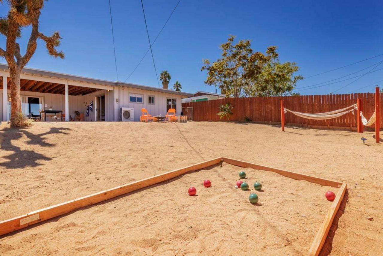 Made In The Shade - Central, Hot Tub, Ac, Sleeps 8 Villa Joshua Tree Exteriör bild